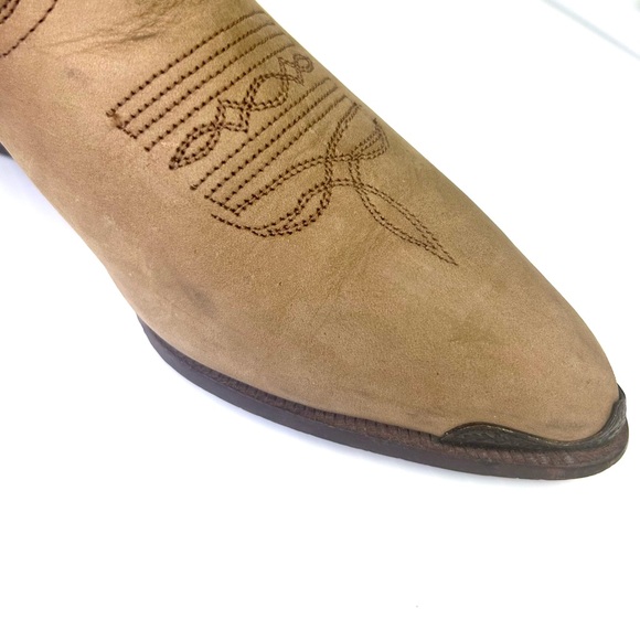 🤠”ACME” Women’s Vintage Beautiful Mid-Calf Caramel/Tan Cowboy Boots
Size 8🐴 - Picture 3 of 17